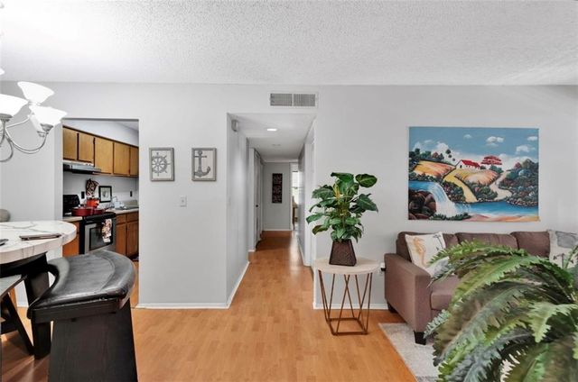 2411 Huntingdon 2411, Atlanta, GA 30350