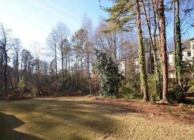 2411 Huntingdon 2411, Atlanta, GA 30350