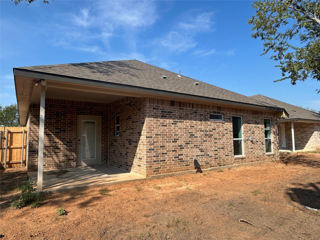 410 Conway Street, Lacy Lakeview, TX 76705