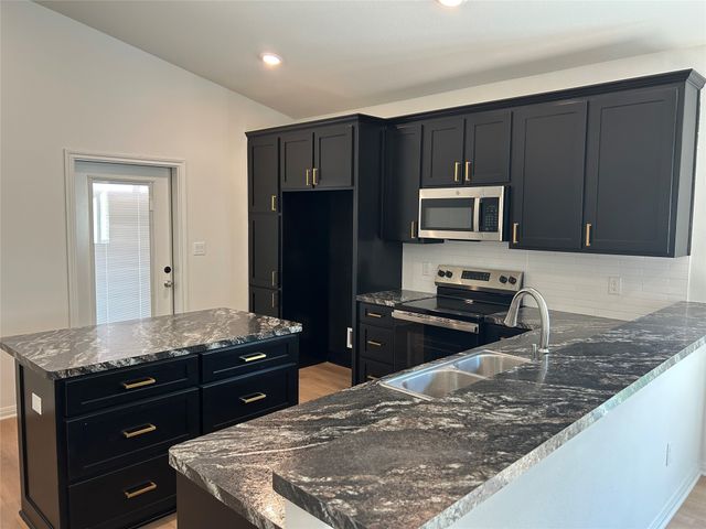 410 Conway Street, Lacy Lakeview, TX 76705