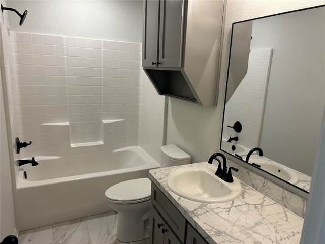 410 Conway Street, Lacy Lakeview, TX 76705