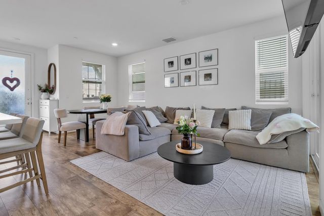 2862 Wheat Grass St, Sacramento, CA 95833