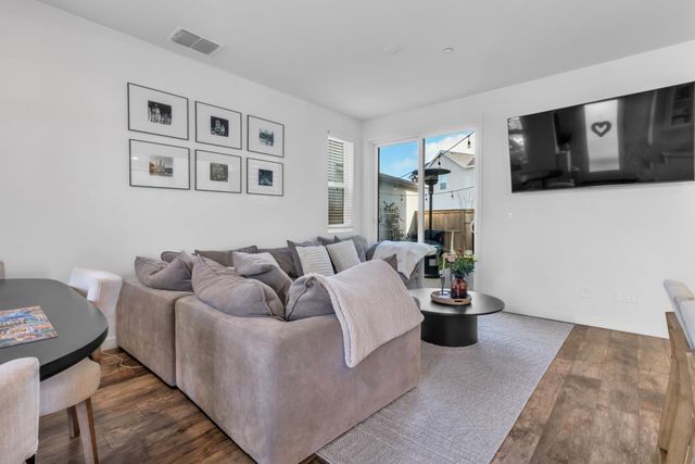 2862 Wheat Grass St, Sacramento, CA 95833