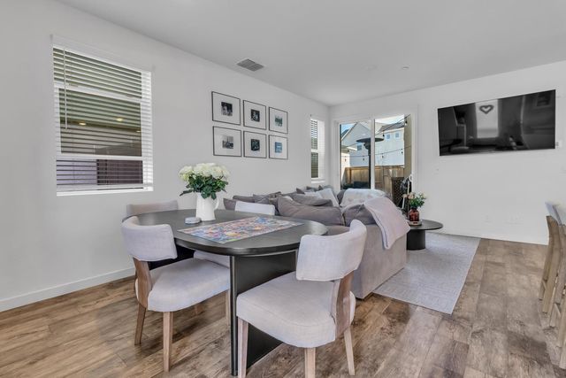 2862 Wheat Grass St, Sacramento, CA 95833