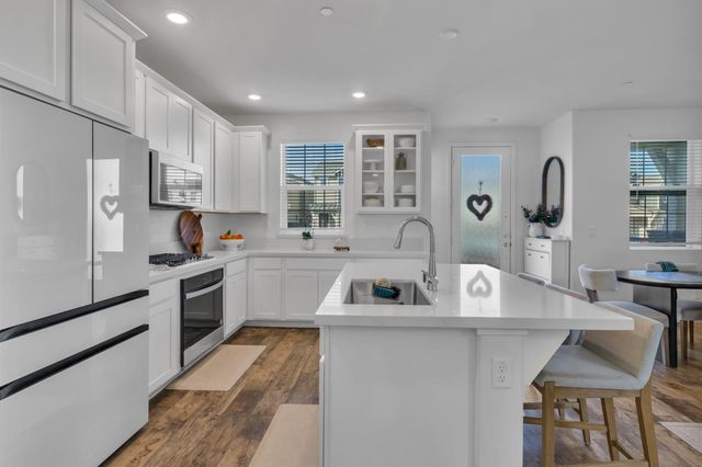 2862 Wheat Grass St, Sacramento, CA 95833