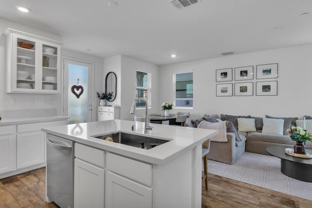 2862 Wheat Grass St, Sacramento, CA 95833