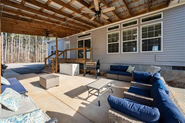 869 Simmons Road, Social Circle, GA 30025
