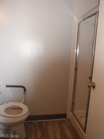 8454 Glenbrook Drive, Olmsted Falls, OH 44138