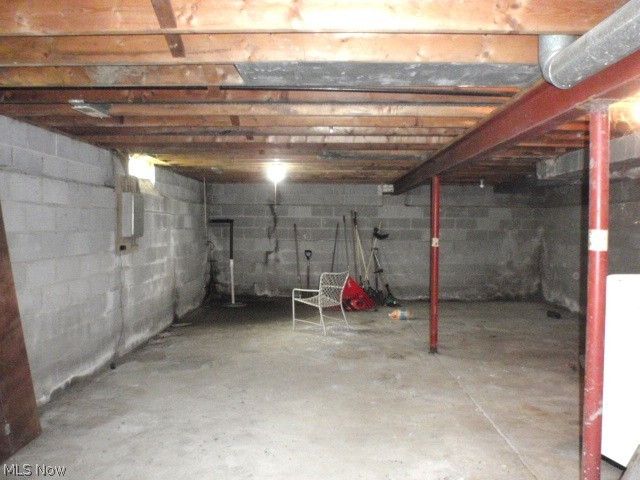 8454 Glenbrook Drive, Olmsted Falls, OH 44138
