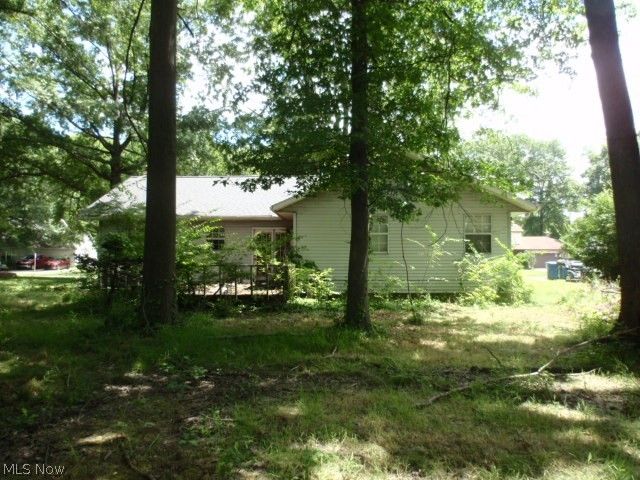 8454 Glenbrook Drive, Olmsted Falls, OH 44138
