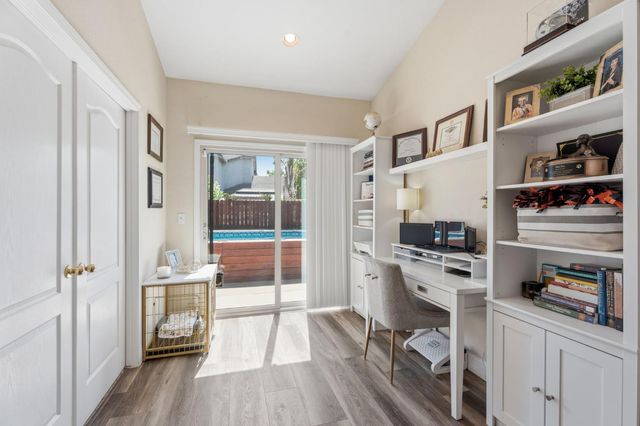 2850 N Apricot Avenue, Fresno, CA 93727