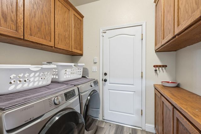 2850 N Apricot Avenue, Fresno, CA 93727