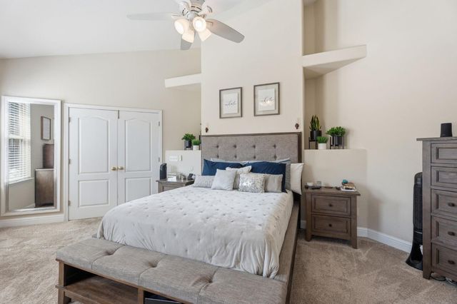 2850 N Apricot Avenue, Fresno, CA 93727