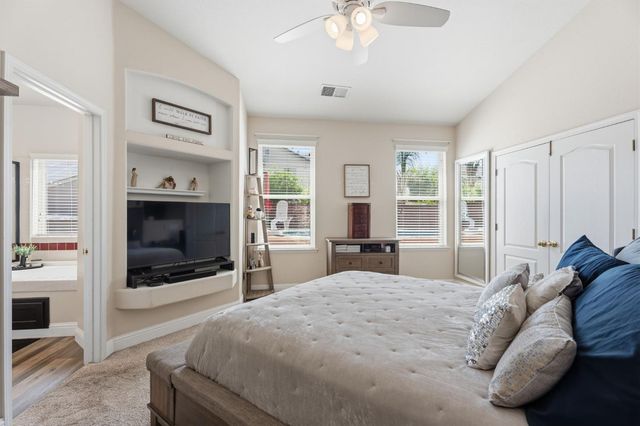 2850 N Apricot Avenue, Fresno, CA 93727
