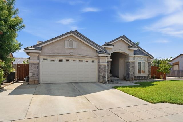 2850 N Apricot Avenue, Fresno, CA 93727
