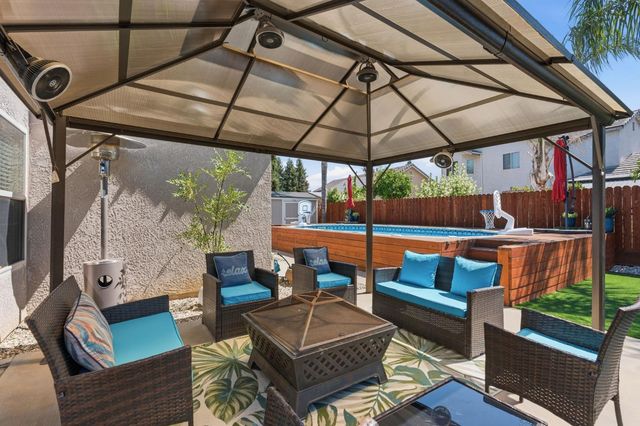 2850 N Apricot Avenue, Fresno, CA 93727