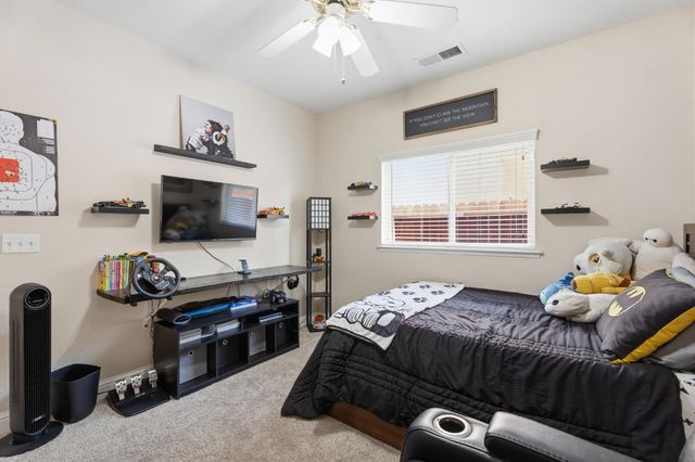 2850 N Apricot Avenue, Fresno, CA 93727