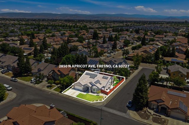 2850 N Apricot Avenue, Fresno, CA 93727