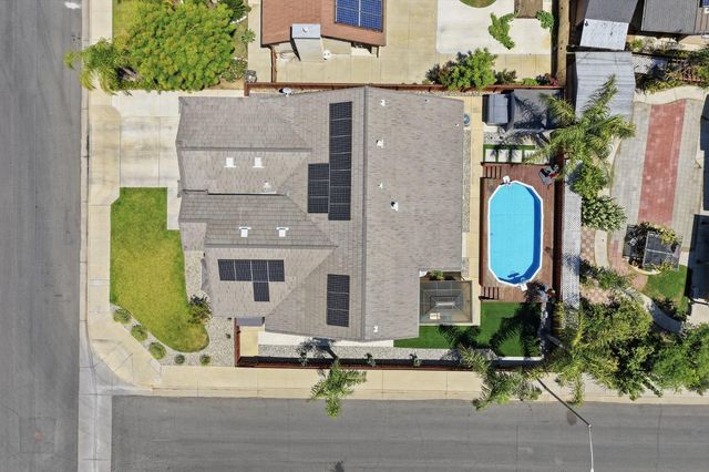 2850 N Apricot Avenue, Fresno, CA 93727