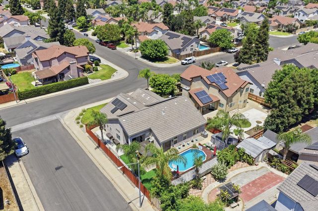 2850 N Apricot Avenue, Fresno, CA 93727