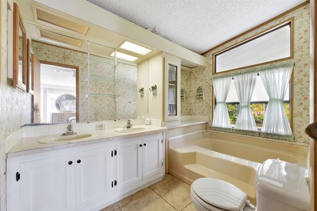 236 N SAINT THOMAS CIRCLE, Apollo Beach, FL 33572