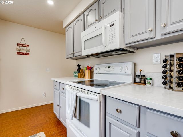 3300 KAUFFMAN Ave 12, Vancouver, WA 98660