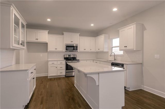 6114 NE 118th Street, Kansas City, MO 64156