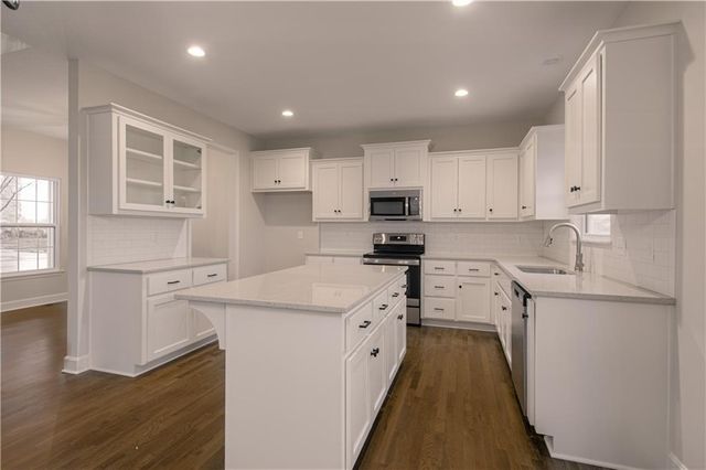 6114 NE 118th Street, Kansas City, MO 64156