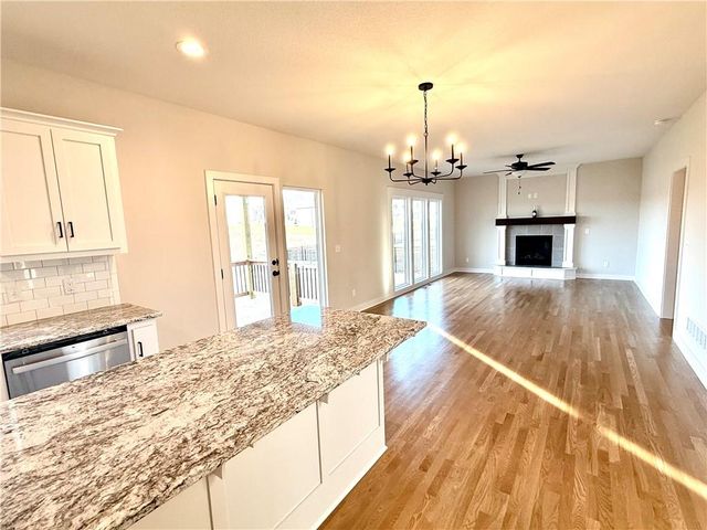 6114 NE 118th Street, Kansas City, MO 64156