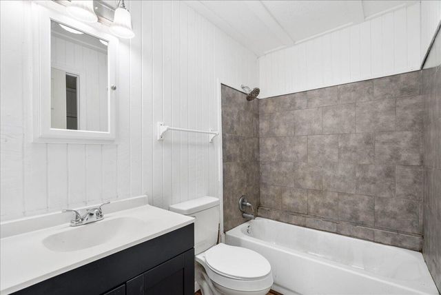 105 Center Street N, Tunnel Hill, GA 30755