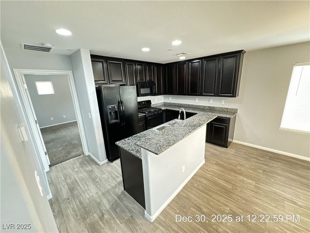 7728 Vibrant Threads Court, Las Vegas, NV 89149