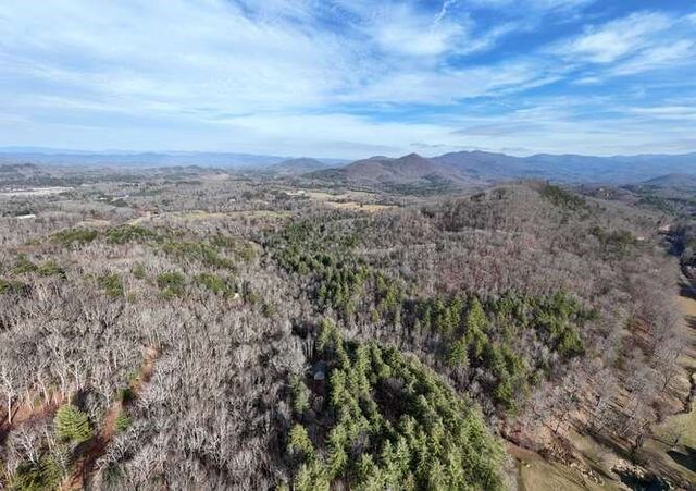 469 Myers Road, Brasstown, NC 28902