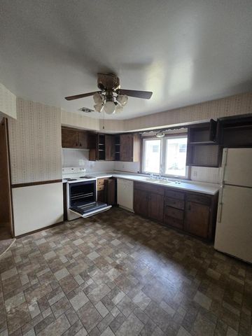 1112 Gertrude STREET, Waukesha, WI 53186