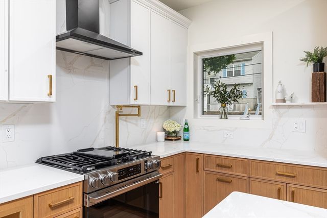 96 Burpee Rd, Swampscott, MA 01907