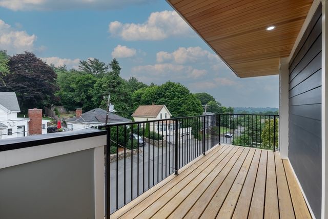 96 Burpee Rd, Swampscott, MA 01907