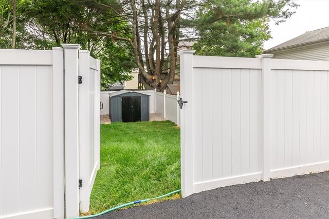96 Burpee Rd, Swampscott, MA 01907