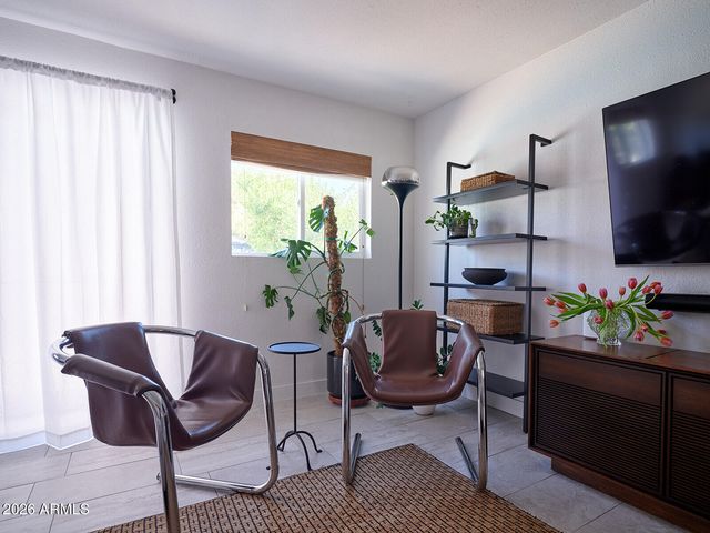 1038 E ELM Street, Phoenix, AZ 85014