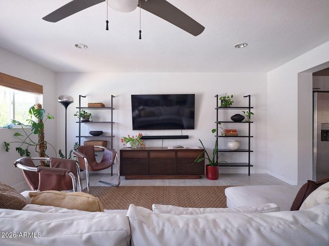 1038 E ELM Street, Phoenix, AZ 85014