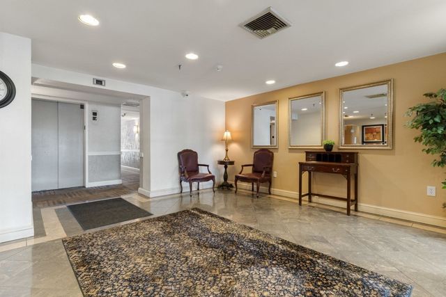 22 Ninth Street 102, Medford, MA 02155