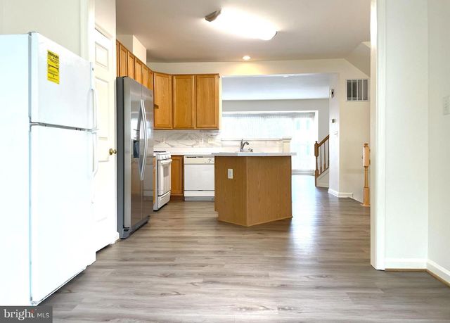 2540 BANSHIRE DR, Herndon, VA 20171