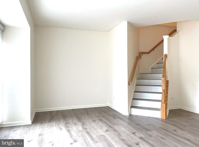 2540 BANSHIRE DR, Herndon, VA 20171