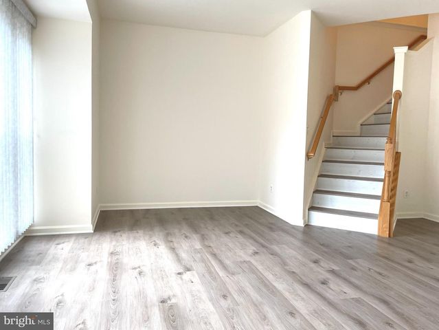 2540 BANSHIRE DR, Herndon, VA 20171
