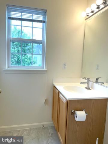 2540 BANSHIRE DR, Herndon, VA 20171