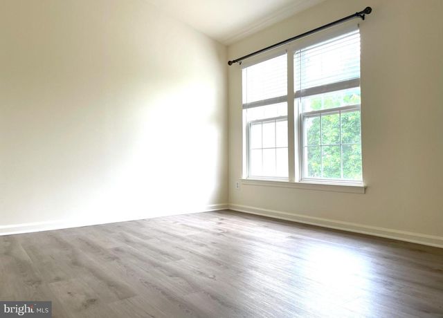 2540 BANSHIRE DR, Herndon, VA 20171
