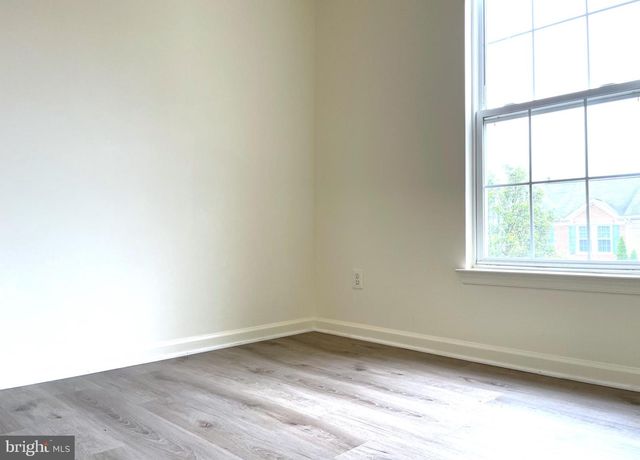 2540 BANSHIRE DR, Herndon, VA 20171