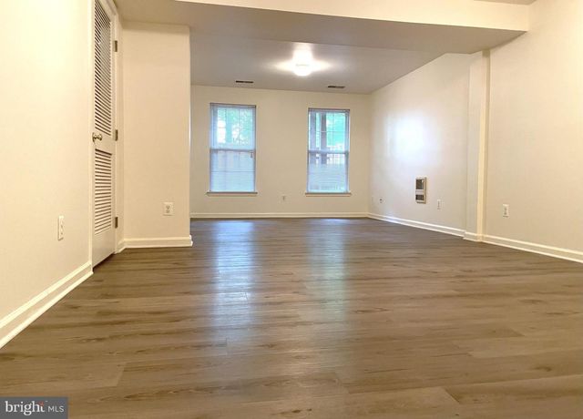 2540 BANSHIRE DR, Herndon, VA 20171