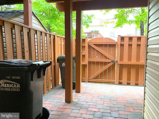 2540 BANSHIRE DR, Herndon, VA 20171