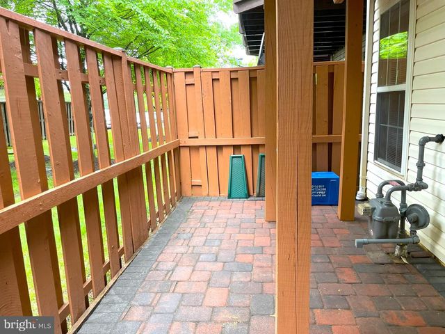 2540 BANSHIRE DR, Herndon, VA 20171
