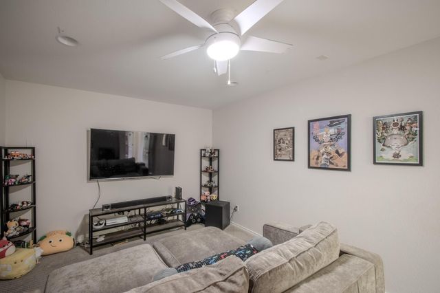 616 Bayou Bend DR, Buda, TX 78610