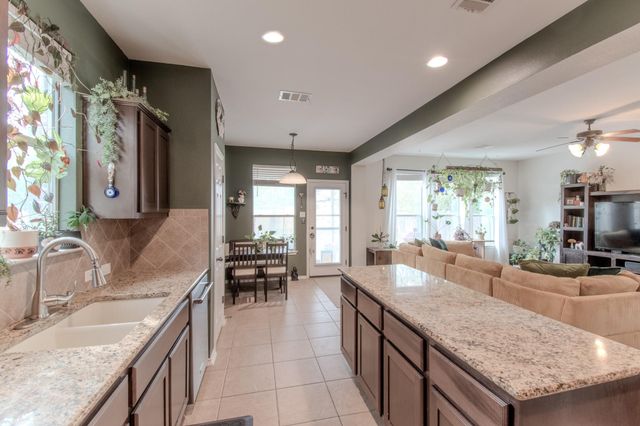 616 Bayou Bend DR, Buda, TX 78610